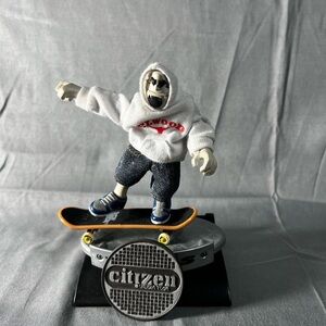 Vtg Citizen Urban Icon Elwood Action Figure Clothing Poseable Magnetic Feet